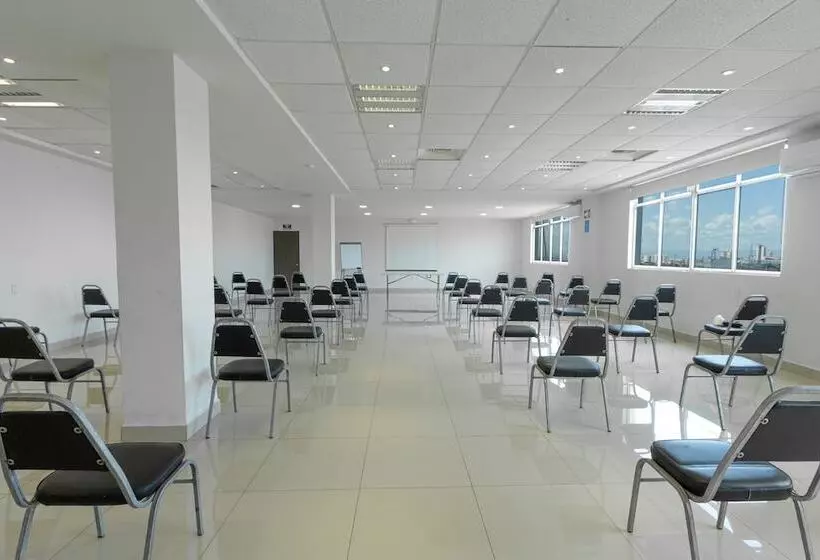 Fotos del hotel Plaza Del Arco Express:  22