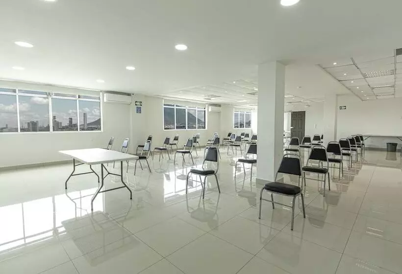 Fotos del hotel Plaza Del Arco Express:  18