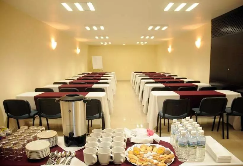 Fotos del hotel Azteca Inn:  3