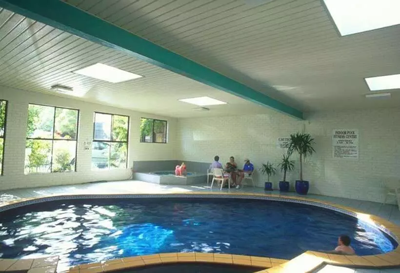 Fotos del hotel Best Western Plus The Tudor Box Hill:  2