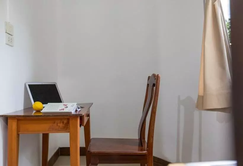 Howard Square Boutique