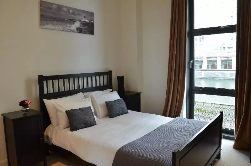 Fotos del hotel Discovery Dock Apartments East By Oyo Rooms:  3
