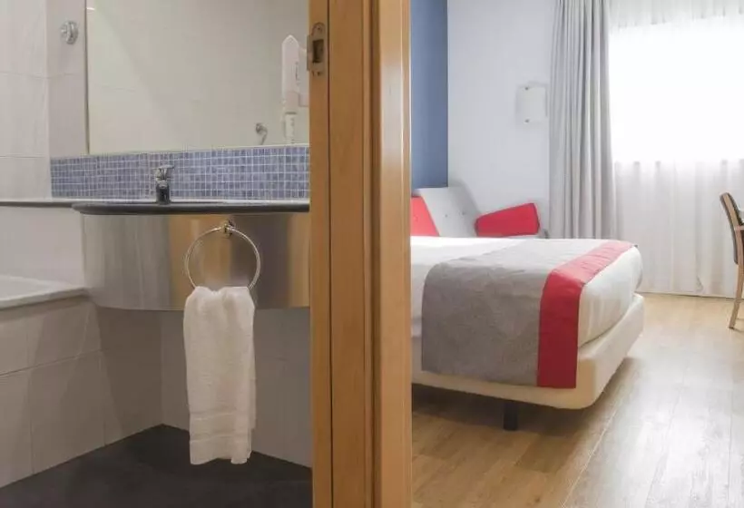 Fotos del hotel Holiday Inn Express Molins De Rei, An Ihg:  16