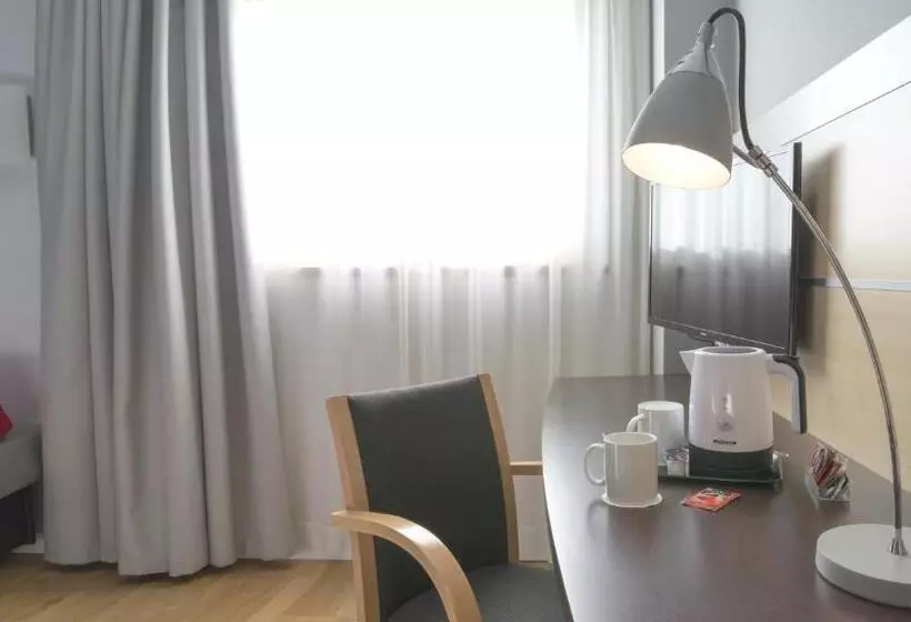 Fotos del hotel Holiday Inn Express Molins De Rei, An Ihg:  20