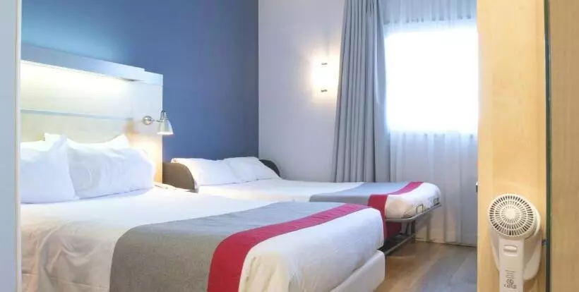 Holiday Inn Express Molins De Rei, An Ihg