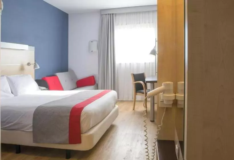 Fotos del hotel Holiday Inn Express Molins De Rei, An Ihg:  9