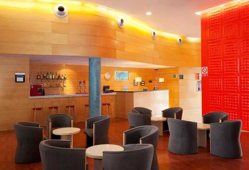Fotos del hotel Holiday Inn Express Molins De Rei, An Ihg:  4