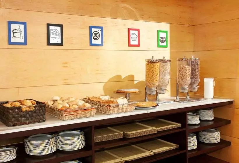 Fotos del hotel Holiday Inn Express Molins De Rei, An Ihg:  11