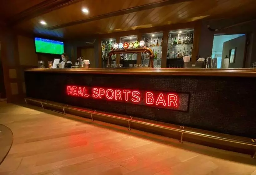 Fotos del hotel Real Palacio:  4