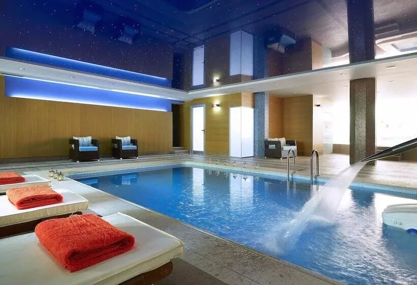 Macaris Suites & Spa