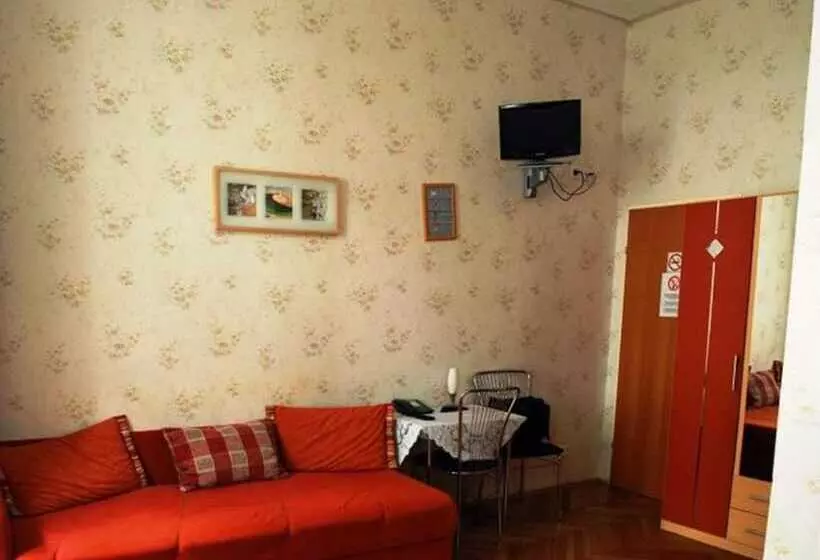 Fotos del hotel Pension Arpi:  17