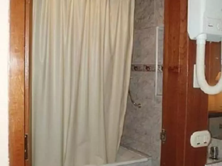 Fotos del hotel Del Prado Inn:  6