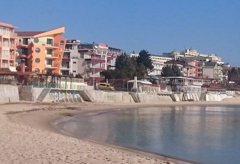 Fotos del hotel Family Hotel Evridika:  9