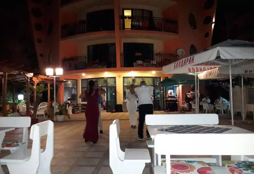 Fotos del hotel Family Hotel Evridika:  4