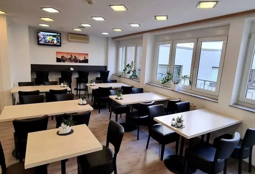 Fotos del hotel Adler Hotel Frankfurt:  4