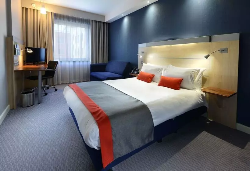 Holiday Inn Express Dublin-airport, An Ihg