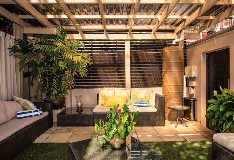 Fotos del hotel Point B Guest House:  3