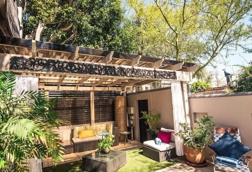 Fotos del hotel Point B Guest House:  11