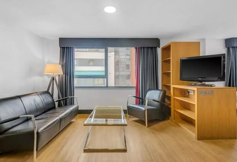 Fotos del hotel Roomzzz Leeds City West:  8