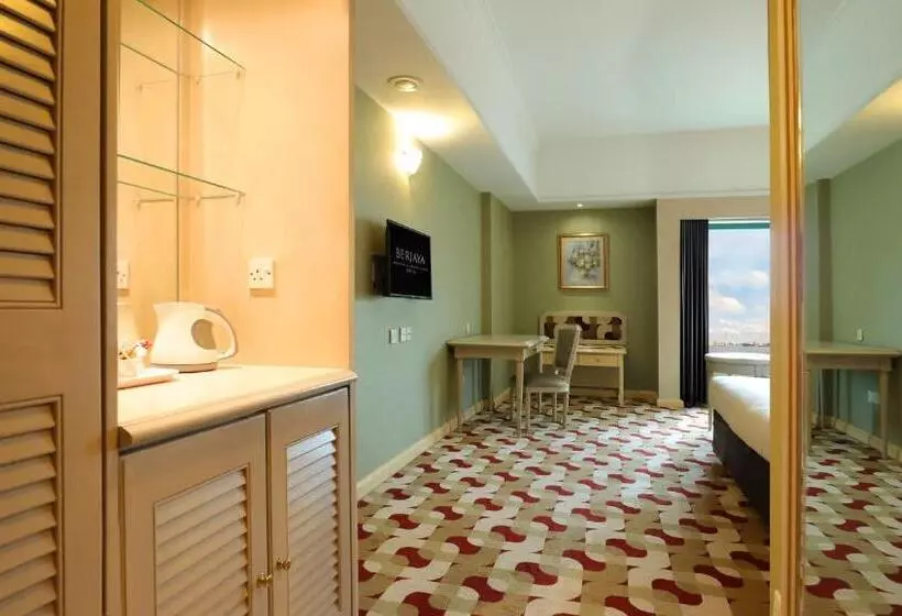 Fotos del hotel Berjaya Waterfront Hotel:  12