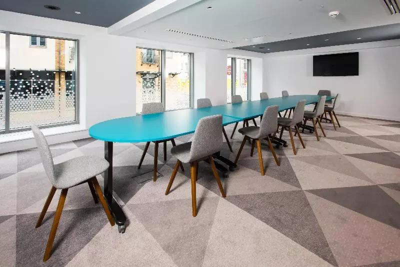 Fotos del hotel Holiday Inn Express Swindon City Centre, An Ihg:  5