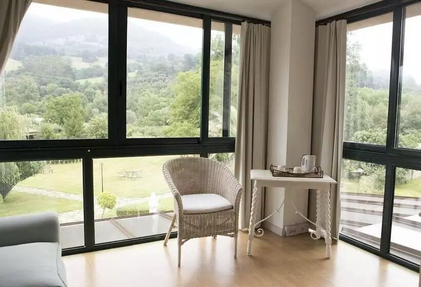 Fotos del hotel Palacio Torre De Ruesga:  17