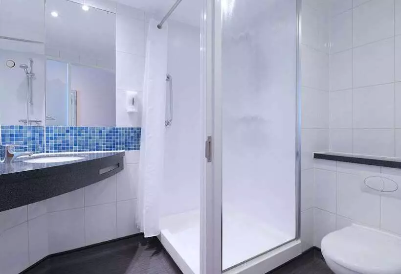 Fotos del hotel Travelodge Liverpool John Lennon Airport:  3