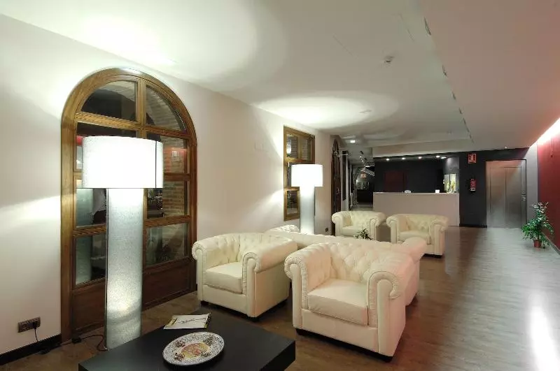 Fotos del hotel Cienbalcones:  24