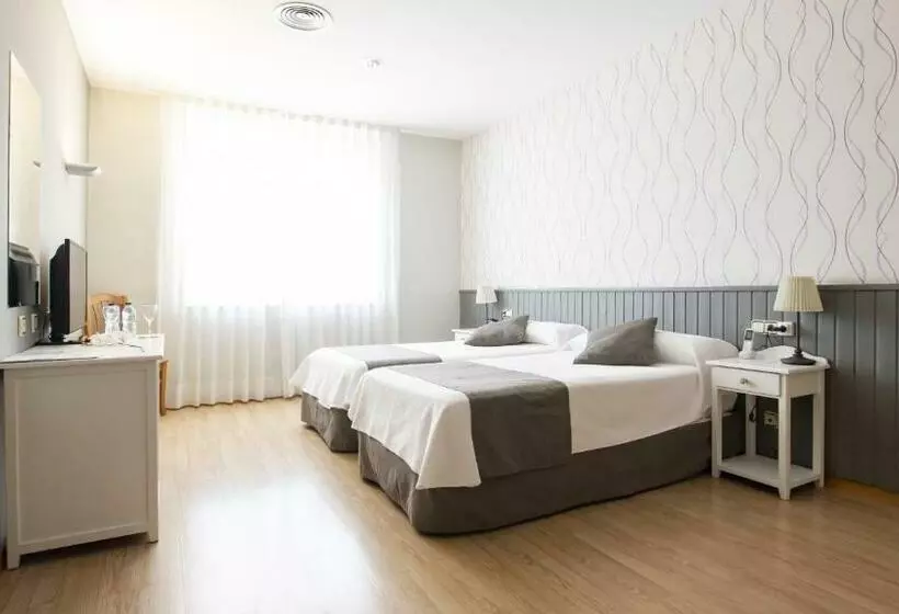 Fotos del hotel Isabel De Segura:  6