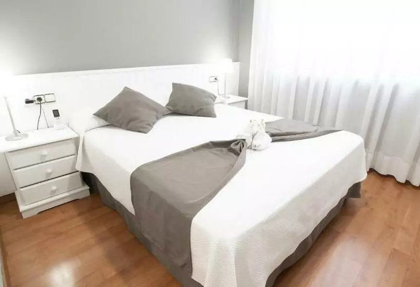 Fotos del hotel Isabel De Segura:  12