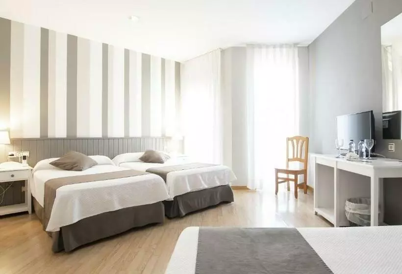 Fotos del hotel Isabel De Segura:  16