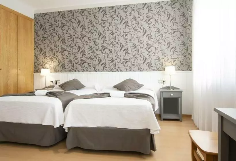 Fotos del hotel Isabel De Segura:  10