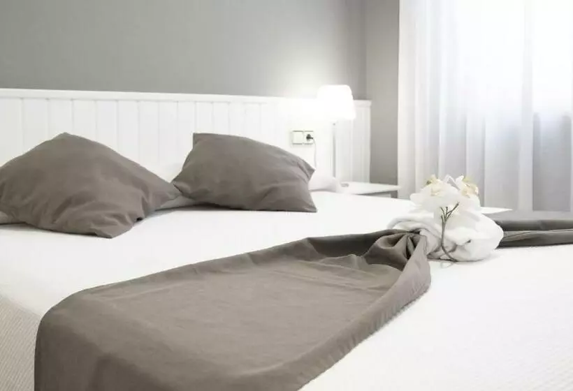 Fotos del hotel Isabel De Segura:  23