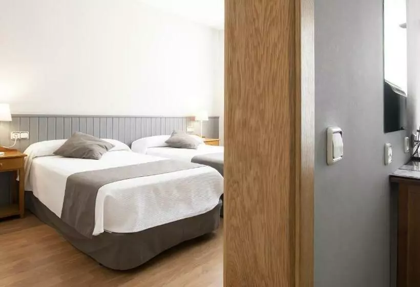 Fotos del hotel Isabel De Segura:  22