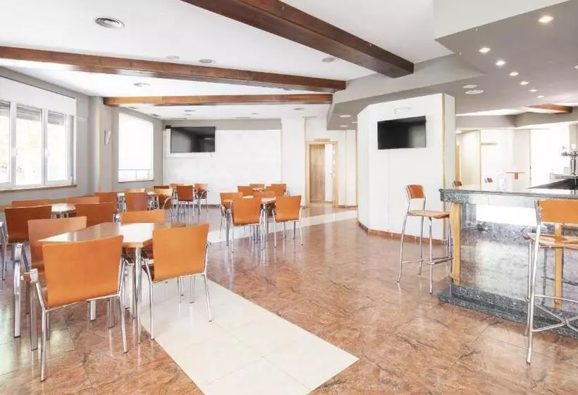 Fotos del hotel Isabel De Segura:  2