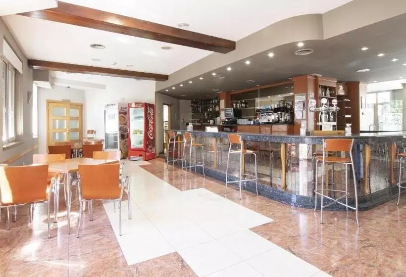 Fotos del hotel Isabel De Segura:  3