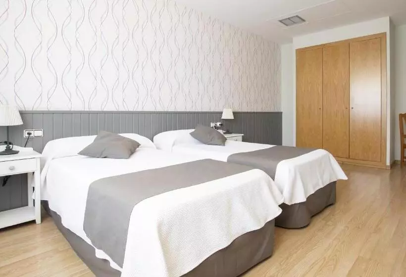 Fotos del hotel Isabel De Segura:  17