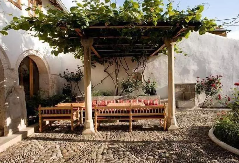 Fotos del hotel Bosnian National Monument Muslibegovic House:  4