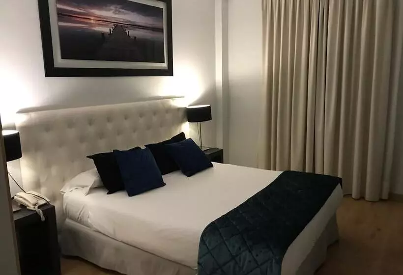 Fotos del hotel Suites Feria De Madrid:  2