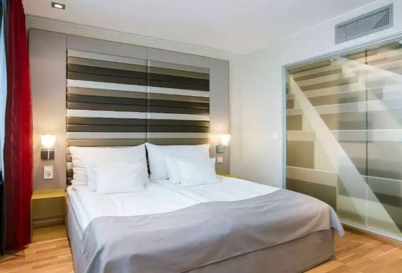 Fotos del hotel Quality Hotel 33:  8