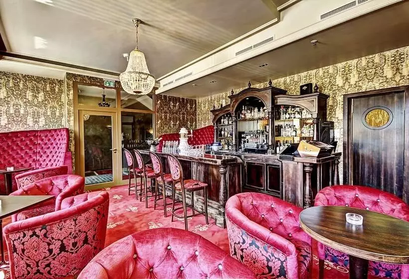 Fotos del hotel Suitess:  4