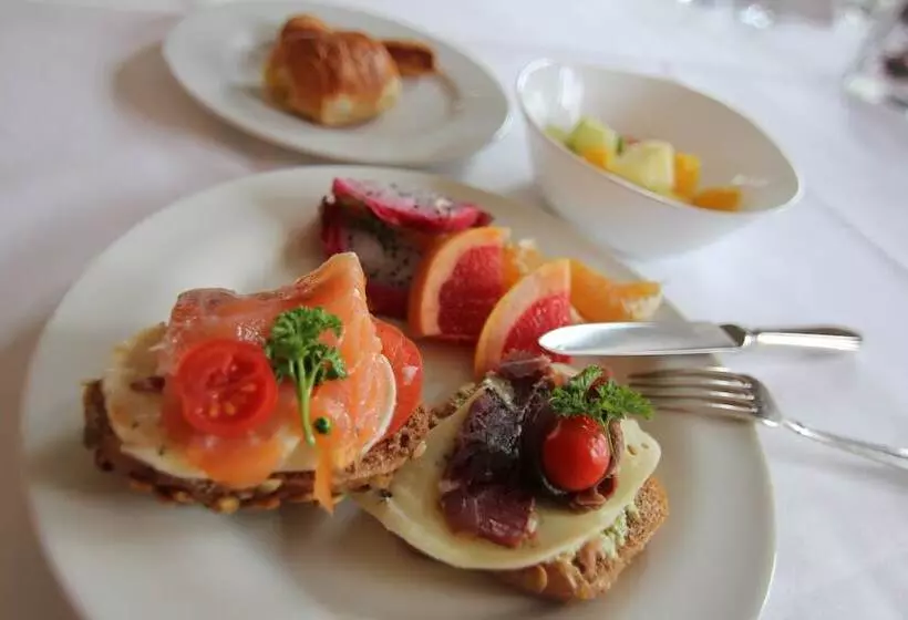 Fotos del hotel Suitess:  3