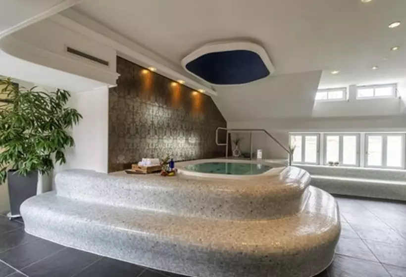 Fotos del hotel Suitess:  2