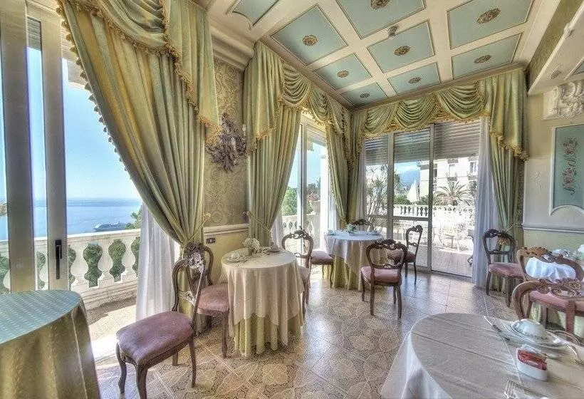 Fotos del hotel Villa Riis:  3