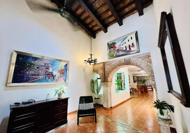 Suite Colonial By Cristi