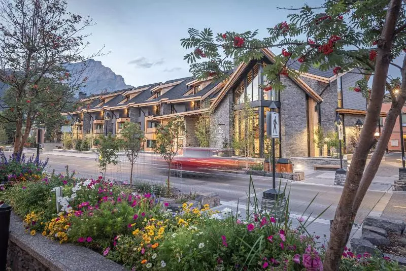Peaks Hotel And Suites