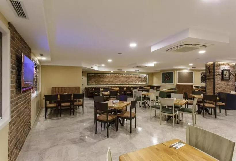 Fotos del hotel Antroyal:  21