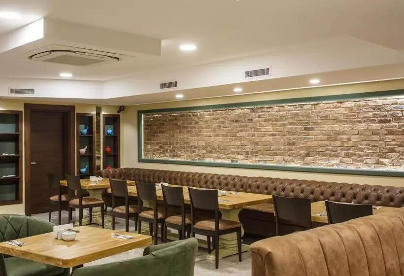 Fotos del hotel Antroyal:  7