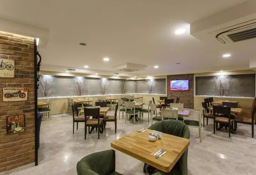 Fotos del hotel Antroyal:  25