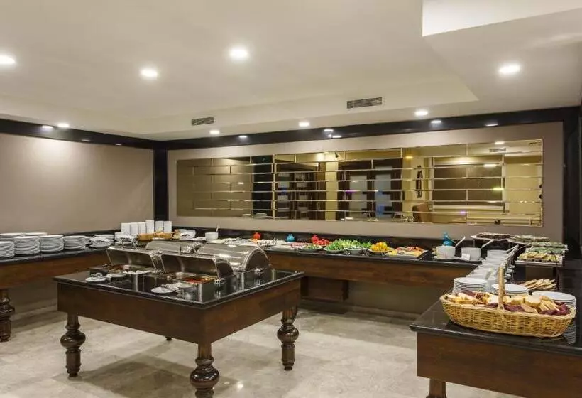 Fotos del hotel Antroyal:  20